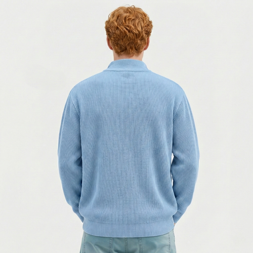 Finnur Renniláspeysuna